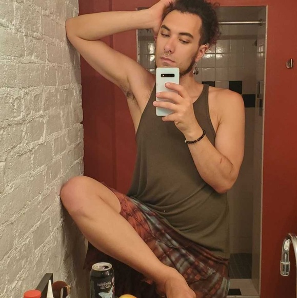 Meet your Posher, Joshua - Picture 2 of 5